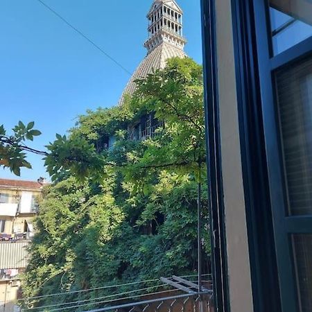 Appartamento Sotto La Mole Antonelliana Turim Exterior foto