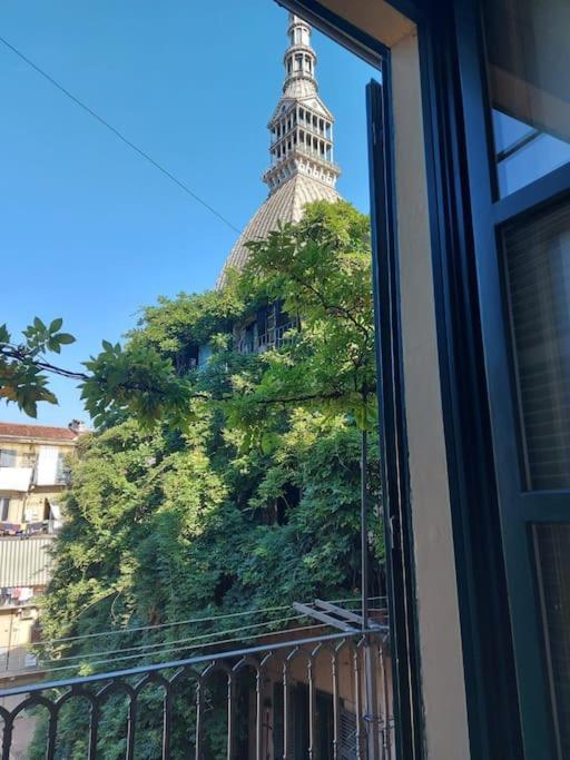 Appartamento Sotto La Mole Antonelliana Turim Exterior foto